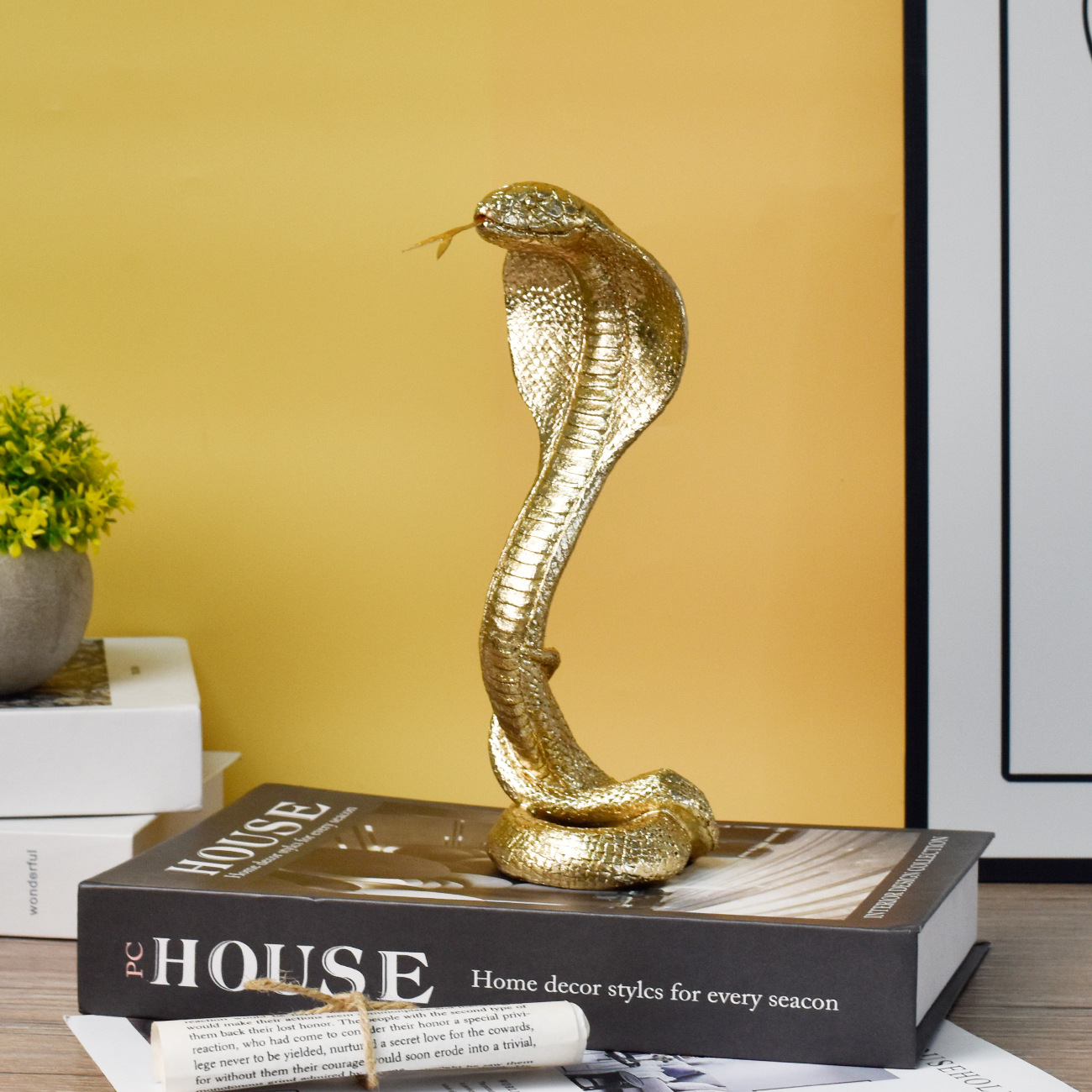 Quiet Luxury Lifestyle - Statue d'animal de roi cobra tridimensionnel